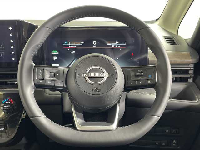 日産 セレナ e－パワー ハイウェイスター V 神奈川県 2025(令7)年 0.1千km プリズムホワイト 純正12.3型HDDナビゲーション/AM FM フルセグ Bluetooth HDMI AppleCarPlay /インテリジェントアラウンドビューモニター/両側パワースライドドア/プロパイロット/アダプティブクルーズコントロール/ブラインドスポットモニター/ETC2.0/ステアリングスイッチ/デジタルインナーミラー/スマートキー/スペアキー/LEDヘッドライト/オートライト/オートマチックハイビーム/純正16インチアルミホイル/レーントレーシングアラート/クリアランスソナー