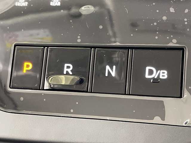 日産 セレナ e－パワー ハイウェイスター V 神奈川県 2025(令7)年 0.1千km プリズムホワイト 純正12.3型HDDナビゲーション/AM FM フルセグ Bluetooth HDMI AppleCarPlay /インテリジェントアラウンドビューモニター/両側パワースライドドア/プロパイロット/アダプティブクルーズコントロール/ブラインドスポットモニター/ETC2.0/ステアリングスイッチ/デジタルインナーミラー/スマートキー/スペアキー/LEDヘッドライト/オートライト/オートマチックハイビーム/純正16インチアルミホイル/レーントレーシングアラート/クリアランスソナー