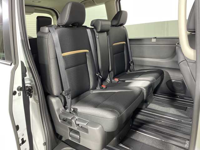 日産 セレナ e－パワー ハイウェイスター V 神奈川県 2025(令7)年 0.1千km プリズムホワイト 純正12.3型HDDナビゲーション/AM FM フルセグ Bluetooth HDMI AppleCarPlay /インテリジェントアラウンドビューモニター/両側パワースライドドア/プロパイロット/アダプティブクルーズコントロール/ブラインドスポットモニター/ETC2.0/ステアリングスイッチ/デジタルインナーミラー/スマートキー/スペアキー/LEDヘッドライト/オートライト/オートマチックハイビーム/純正16インチアルミホイル/レーントレーシングアラート/クリアランスソナー