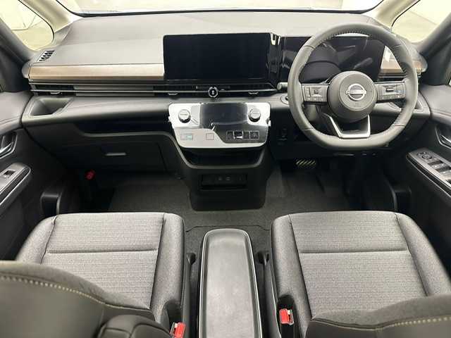 日産 セレナ e－パワー ハイウェイスター V 兵庫県 2025(令7)年 0.1千km パールⅡ 登録済未使用車/純正ディスプレイオーディオ/純正メモリナビ/（Bluetooth/USB/HDMI/フルセグ）/純正ミラー内蔵ドライブレコーダー/アラウンドビューモニター/インテリジェントルームミラー/プロパイロット/エマージェンシーブレーキ/LKA/BSM/ACC/コーナーセンサー/ビルトインETC2.0/両側パワースライドドア/ワイヤレス充電/オートハイビーム/LEDヘッドライト/LEDフォグランプ/純正16インチアルミホイール/スペアキー×１