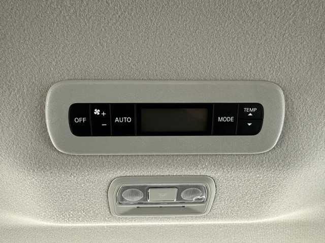 日産 セレナ e－パワー ハイウェイスター V 兵庫県 2025(令7)年 0.1千km パールⅡ 登録済未使用車/純正ディスプレイオーディオ/純正メモリナビ/（Bluetooth/USB/HDMI/フルセグ）/純正ミラー内蔵ドライブレコーダー/アラウンドビューモニター/インテリジェントルームミラー/プロパイロット/エマージェンシーブレーキ/LKA/BSM/ACC/コーナーセンサー/ビルトインETC2.0/両側パワースライドドア/ワイヤレス充電/オートハイビーム/LEDヘッドライト/LEDフォグランプ/純正16インチアルミホイール/スペアキー×１