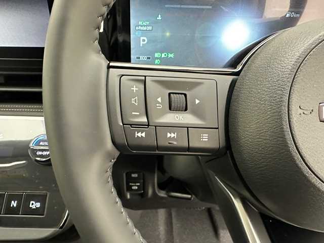 日産 セレナ e－パワー ハイウェイスター V 兵庫県 2025(令7)年 0.1千km パールⅡ 登録済未使用車/純正ディスプレイオーディオ/純正メモリナビ/（Bluetooth/USB/HDMI/フルセグ）/純正ミラー内蔵ドライブレコーダー/アラウンドビューモニター/インテリジェントルームミラー/プロパイロット/エマージェンシーブレーキ/LKA/BSM/ACC/コーナーセンサー/ビルトインETC2.0/両側パワースライドドア/ワイヤレス充電/オートハイビーム/LEDヘッドライト/LEDフォグランプ/純正16インチアルミホイール/スペアキー×１