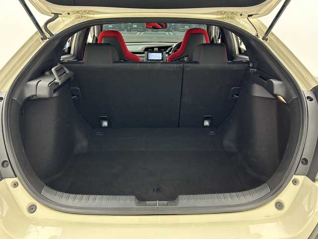 ホンダ シビック タイプR 三重県 2019(令1)年 5.8万km チャンピオンシップホワイト /禁煙車//ワンオーナー//純正ナビ//バックカメラ//クルーズコントロール//電子パーキング//アイドリングストップ//ビルトインETC//18インチレイズアルミホイール//プッシュスタート//ステアリングスイッチ//LEDヘッドライト//オートライト//オートワイパー