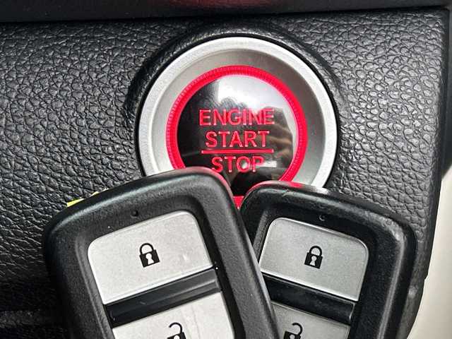 ホンダ シビック タイプR 三重県 2019(令1)年 5.8万km チャンピオンシップホワイト /禁煙車//ワンオーナー//純正ナビ//バックカメラ//クルーズコントロール//電子パーキング//アイドリングストップ//ビルトインETC//18インチレイズアルミホイール//プッシュスタート//ステアリングスイッチ//LEDヘッドライト//オートライト//オートワイパー