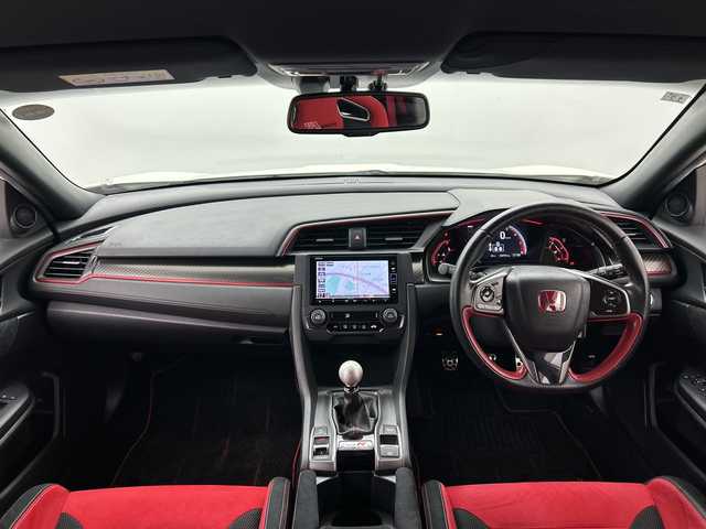ホンダ シビック タイプR 三重県 2019(令1)年 5.8万km チャンピオンシップホワイト /禁煙車//ワンオーナー//純正ナビ//バックカメラ//クルーズコントロール//電子パーキング//アイドリングストップ//ビルトインETC//18インチレイズアルミホイール//プッシュスタート//ステアリングスイッチ//LEDヘッドライト//オートライト//オートワイパー