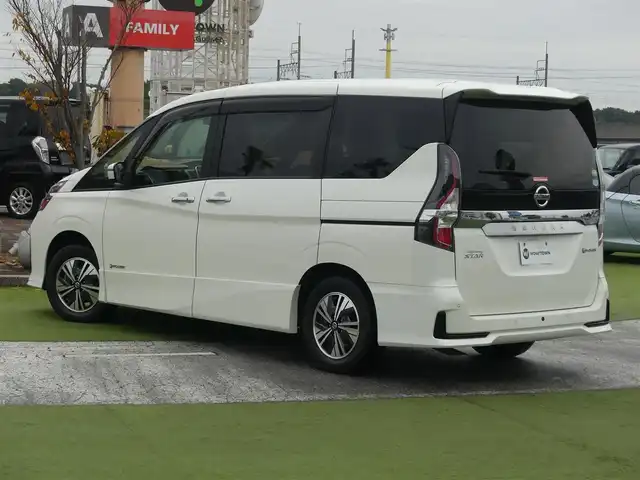 日産 セレナ e－パワー ハイウェイスター V 千葉県 2021(令3)年 3.5万km ブリリアントホワイトパール エマージェンシーブレーキ/プロパイロット/インテリジェントクルーズコントロール/インテリジェントルームミラー/ハンズフリー両側パワースライドドア/純正SDナビ/地デジTV/【BD/DVD/CD再生機能　Bluetooth接続】/アラウンドビューモニター/ドライブレコーダー/革巻きステアリング/ステアリングスイッチ/ETC/LEDヘッドライト/フォグライト/ウインカーミラー/コーナーセンサー/純正15インチアルミホイル/サイド/カーテンエアバッグ/インテリジェントキー