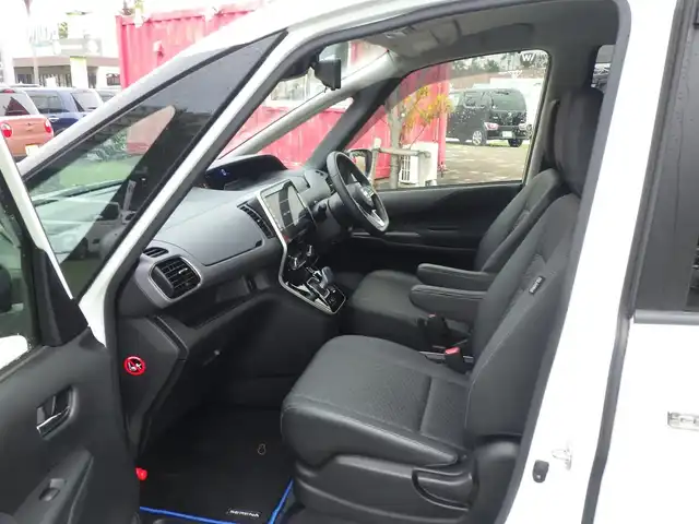 日産 セレナ e－パワー ハイウェイスター V 千葉県 2021(令3)年 3.5万km ブリリアントホワイトパール エマージェンシーブレーキ/プロパイロット/インテリジェントクルーズコントロール/インテリジェントルームミラー/ハンズフリー両側パワースライドドア/純正SDナビ/地デジTV/【BD/DVD/CD再生機能　Bluetooth接続】/アラウンドビューモニター/ドライブレコーダー/革巻きステアリング/ステアリングスイッチ/ETC/LEDヘッドライト/フォグライト/ウインカーミラー/コーナーセンサー/純正15インチアルミホイル/サイド/カーテンエアバッグ/インテリジェントキー