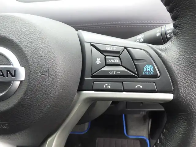 日産 セレナ e－パワー ハイウェイスター V 千葉県 2021(令3)年 3.5万km ブリリアントホワイトパール エマージェンシーブレーキ/プロパイロット/インテリジェントクルーズコントロール/インテリジェントルームミラー/ハンズフリー両側パワースライドドア/純正SDナビ/地デジTV/【BD/DVD/CD再生機能　Bluetooth接続】/アラウンドビューモニター/ドライブレコーダー/革巻きステアリング/ステアリングスイッチ/ETC/LEDヘッドライト/フォグライト/ウインカーミラー/コーナーセンサー/純正15インチアルミホイル/サイド/カーテンエアバッグ/インテリジェントキー