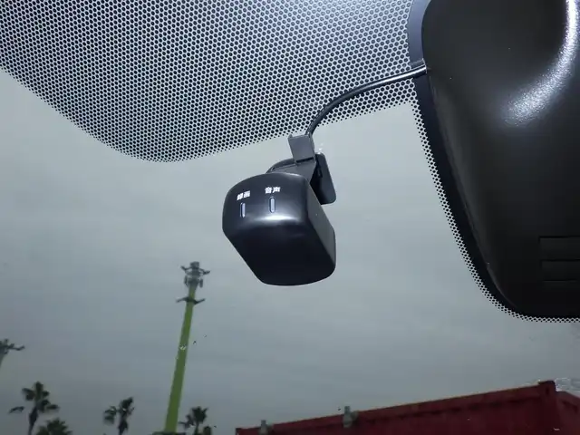 日産 セレナ e－パワー ハイウェイスター V 千葉県 2021(令3)年 3.5万km ブリリアントホワイトパール エマージェンシーブレーキ/プロパイロット/インテリジェントクルーズコントロール/インテリジェントルームミラー/ハンズフリー両側パワースライドドア/純正SDナビ/地デジTV/【BD/DVD/CD再生機能　Bluetooth接続】/アラウンドビューモニター/ドライブレコーダー/革巻きステアリング/ステアリングスイッチ/ETC/LEDヘッドライト/フォグライト/ウインカーミラー/コーナーセンサー/純正15インチアルミホイル/サイド/カーテンエアバッグ/インテリジェントキー