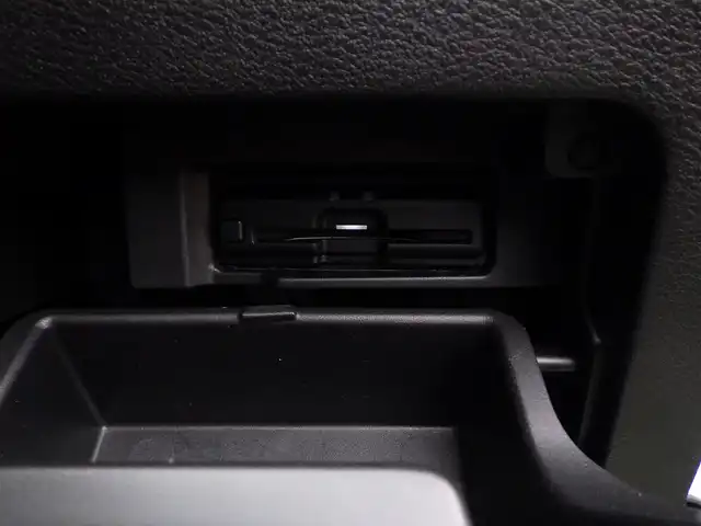 日産 セレナ e－パワー ハイウェイスター V 千葉県 2021(令3)年 3.5万km ブリリアントホワイトパール エマージェンシーブレーキ/プロパイロット/インテリジェントクルーズコントロール/インテリジェントルームミラー/ハンズフリー両側パワースライドドア/純正SDナビ/地デジTV/【BD/DVD/CD再生機能　Bluetooth接続】/アラウンドビューモニター/ドライブレコーダー/革巻きステアリング/ステアリングスイッチ/ETC/LEDヘッドライト/フォグライト/ウインカーミラー/コーナーセンサー/純正15インチアルミホイル/サイド/カーテンエアバッグ/インテリジェントキー