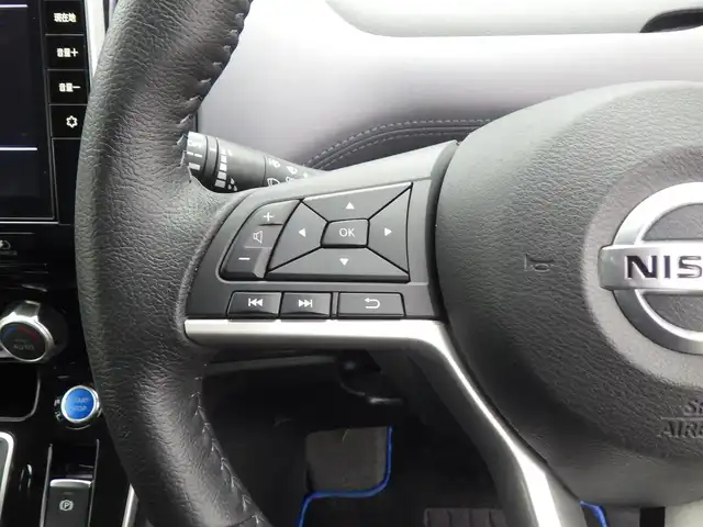 日産 セレナ e－パワー ハイウェイスター V 千葉県 2021(令3)年 3.5万km ブリリアントホワイトパール エマージェンシーブレーキ/プロパイロット/インテリジェントクルーズコントロール/インテリジェントルームミラー/ハンズフリー両側パワースライドドア/純正SDナビ/地デジTV/【BD/DVD/CD再生機能　Bluetooth接続】/アラウンドビューモニター/ドライブレコーダー/革巻きステアリング/ステアリングスイッチ/ETC/LEDヘッドライト/フォグライト/ウインカーミラー/コーナーセンサー/純正15インチアルミホイル/サイド/カーテンエアバッグ/インテリジェントキー