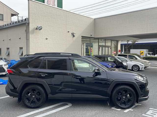 トヨタ ＲＡＶ４ アドベンチャー オフロードPKG 広島県 2021(令3)年 0.8万km アティチュードブラックマイカ /登録時走行距離/　　　　　　　7730キロ/ワンオーナー/社外ナビ/バックカメラ/地デジ/黒革シート/エアシート/PCS/パワーバックドア/ルーフレール/ビルトインETC/新車時整備手帳/　　【保証書】/取扱説明書/