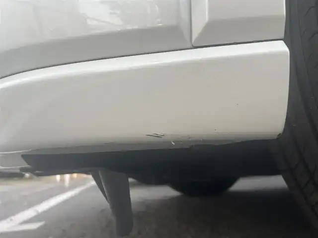 ホンダ ＺＲ－Ｖ ハイブリッド e:HEV Z 岡山県 2024(令6)年 4万km プラチナホワイトパール 登録時走行距離39348km/純正9インチナビ/フルセグTV(AM.FM.TV.BT)/全方位カメラ/ETC2.0/ブラインドスポットモニター/シートヒーター/ステアリングヒーター/クリアランスソナー/衝突軽減ブレーキ/横滑り防止装置/クルーズコントロール(追従走行あり)/車線逸脱警報（レーンキープアシスト）/オートライト/オートマチックハイビーム/アイドリングストップ/電動リアゲート/18インチ純正AW/純正フロアマット/レザーシート/D+N席パワシート/保証書/取扱説明書