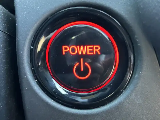 ホンダ ＺＲ－Ｖ ハイブリッド e:HEV Z 岡山県 2024(令6)年 4万km プラチナホワイトパール 登録時走行距離39348km/純正9インチナビ/フルセグTV(AM.FM.TV.BT)/全方位カメラ/ETC2.0/ブラインドスポットモニター/シートヒーター/ステアリングヒーター/クリアランスソナー/衝突軽減ブレーキ/横滑り防止装置/クルーズコントロール(追従走行あり)/車線逸脱警報（レーンキープアシスト）/オートライト/オートマチックハイビーム/アイドリングストップ/電動リアゲート/18インチ純正AW/純正フロアマット/レザーシート/D+N席パワシート/保証書/取扱説明書