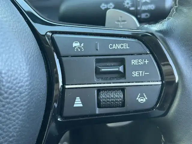 ホンダ ＺＲ－Ｖ ハイブリッド e:HEV Z 岡山県 2024(令6)年 4万km プラチナホワイトパール 登録時走行距離39348km/純正9インチナビ/フルセグTV(AM.FM.TV.BT)/全方位カメラ/ETC2.0/ブラインドスポットモニター/シートヒーター/ステアリングヒーター/クリアランスソナー/衝突軽減ブレーキ/横滑り防止装置/クルーズコントロール(追従走行あり)/車線逸脱警報（レーンキープアシスト）/オートライト/オートマチックハイビーム/アイドリングストップ/電動リアゲート/18インチ純正AW/純正フロアマット/レザーシート/D+N席パワシート/保証書/取扱説明書