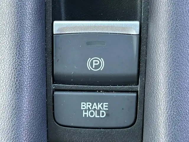 ホンダ ＺＲ－Ｖ ハイブリッド e:HEV Z 岡山県 2024(令6)年 4万km プラチナホワイトパール 登録時走行距離39348km/純正9インチナビ/フルセグTV(AM.FM.TV.BT)/全方位カメラ/ETC2.0/ブラインドスポットモニター/シートヒーター/ステアリングヒーター/クリアランスソナー/衝突軽減ブレーキ/横滑り防止装置/クルーズコントロール(追従走行あり)/車線逸脱警報（レーンキープアシスト）/オートライト/オートマチックハイビーム/アイドリングストップ/電動リアゲート/18インチ純正AW/純正フロアマット/レザーシート/D+N席パワシート/保証書/取扱説明書