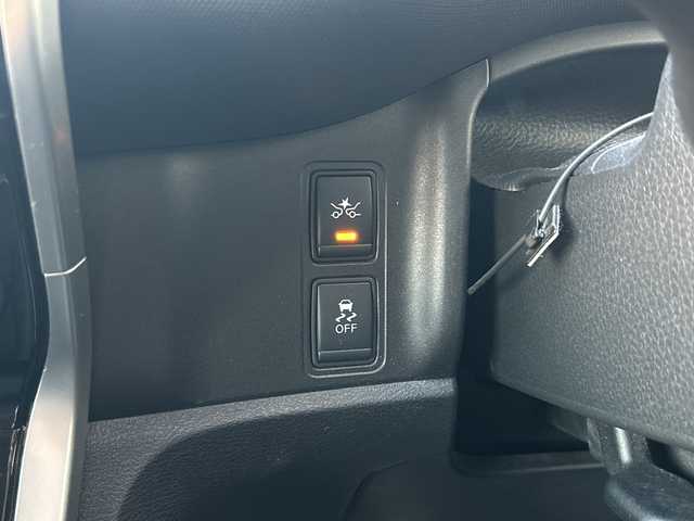 日産 セレナ X Vセレクション 神奈川県 2018(平30)年 4万km ブリリアントシルバー ワンオーナー/純正ディーラーナビ/(CD/DVD/ブルーレイ/SD/USB/BT/フルセグTV)/全方位カメラ/プロパイロット/純正フリップダウンモニター/両側パワースライドドア/エマージェンシーブレーキ/レーンキープアシスト/横滑り防止装置/レーダークルーズコントロール/パーキングアシスト/TVキャンセラー/アイドリングストップ/ビルトインETC/前方ドライブレコーダー/デジタルインナーミラー/純正フロアマット/純正ドアバイザー/ＩＳＯＦＩＸ/スペアキー×1/保証書/取扱説明書