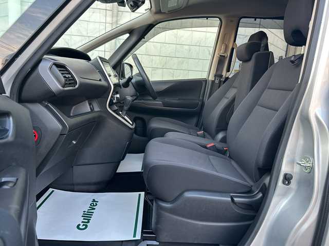 日産 セレナ X Vセレクション 神奈川県 2018(平30)年 4万km ブリリアントシルバー ワンオーナー/純正ディーラーナビ/(CD/DVD/ブルーレイ/SD/USB/BT/フルセグTV)/全方位カメラ/プロパイロット/純正フリップダウンモニター/両側パワースライドドア/エマージェンシーブレーキ/レーンキープアシスト/横滑り防止装置/レーダークルーズコントロール/パーキングアシスト/TVキャンセラー/アイドリングストップ/ビルトインETC/前方ドライブレコーダー/デジタルインナーミラー/純正フロアマット/純正ドアバイザー/ＩＳＯＦＩＸ/スペアキー×1/保証書/取扱説明書