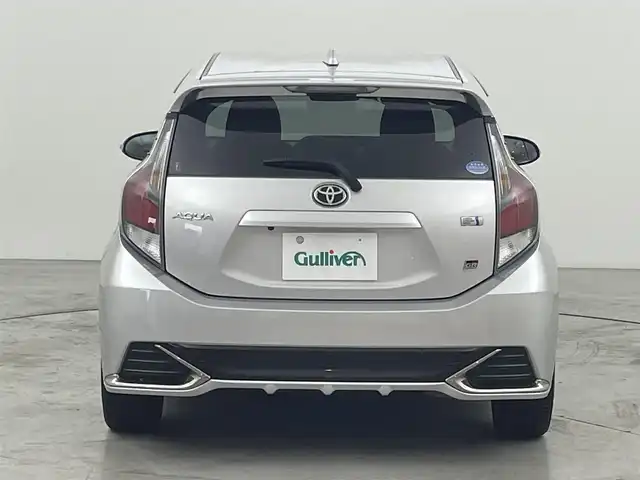 トヨタ アクア G GRスポーツ 17インチPKG 福岡県 2018(平30)年 6.6万km シルバーM ＧＲエアロパーツ　/社外ナビ（フルセグＴ）　/バックカメラ　/ＥＴＣ　/前方ドライブレコーダー　/クルーズコントロール　/衝突被害軽減ブレーキ　/レーンキープ　/先行車発進お知らせ　/ＧＲ専用ハーフレザーシート　/ＬＥＤ
