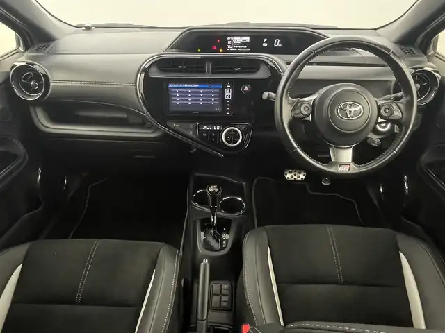 トヨタ アクア G GRスポーツ 17インチPKG 福岡県 2018(平30)年 6.6万km シルバーM ＧＲエアロパーツ　/社外ナビ（フルセグＴ）　/バックカメラ　/ＥＴＣ　/前方ドライブレコーダー　/クルーズコントロール　/衝突被害軽減ブレーキ　/レーンキープ　/先行車発進お知らせ　/ＧＲ専用ハーフレザーシート　/ＬＥＤ