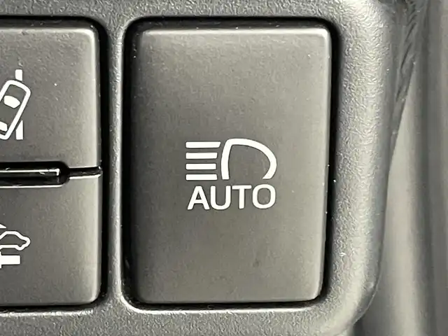 トヨタ アクア G GRスポーツ 17インチPKG 福岡県 2018(平30)年 6.6万km シルバーM ＧＲエアロパーツ　/社外ナビ（フルセグＴ）　/バックカメラ　/ＥＴＣ　/前方ドライブレコーダー　/クルーズコントロール　/衝突被害軽減ブレーキ　/レーンキープ　/先行車発進お知らせ　/ＧＲ専用ハーフレザーシート　/ＬＥＤ