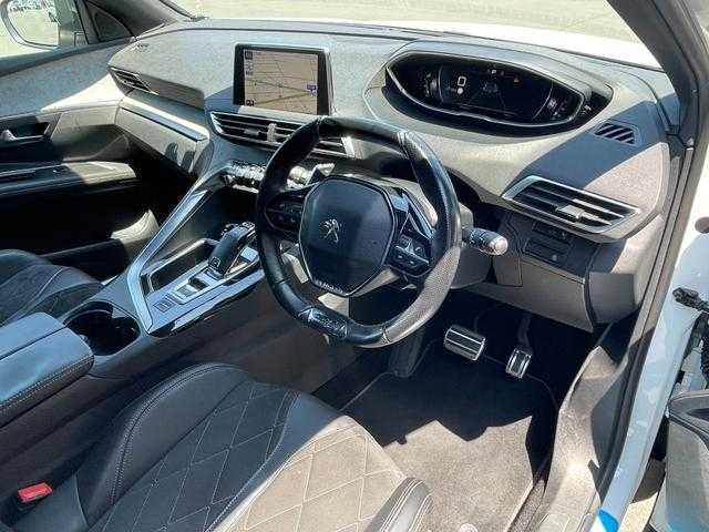 プジョー ３００８ GT ブルー HDi 埼玉県 2018(平30)年 6.7万km 白Ⅱ ハーフレザーシート/ＡＣＣ/純正ナビゲーションシステム/(Bluetooth/USB/フルセグ)/バックカメラ/電動リアゲート/純正１８インチアルミホイール/ＥＴＣ/ドライブレコーダー
