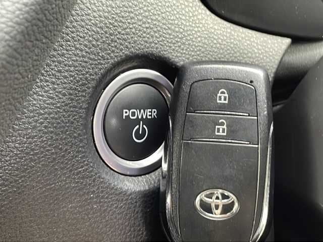 トヨタ カローラ スポーツ ハイブリッドG Z 岐阜県 2023(令5)年 2万km プラチナホワイトパールマイカ プリクラッシュセーフティ/車線逸脱警報/オートマチックハイビーム/レーダークルーズコントロール/純正ナビ/バックカメラ/ビルトインETC/電子パーキング/シートヒーター/LEDヘッドライト/保証書/取扱説明書/スペアキー
