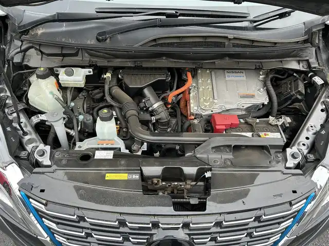日産 セレナ e－パワー ハイウェイスター V 佐賀県 2020(令2)年 6.2万km ダークメタルグレー/ダイヤモンドブラック 7人乗り/プロパイロット/エマージェンシーブレーキ/インテリジェントクルーズコントロール/側方/後側方支援/前後ソナー/パーキングアシスト/純正10インチナビ/・アラウンドビューモニター/・フルセグTV/BT/CD/DVD/フリップダウンモニター/純正ドラレコ(DJ4－D)/両側パワースライドドア/LEDヘッドライト/オートライト/ETC/純正16インチAW/プッシュスタート/電動格納ミラー/ドアバイザー/ISOFIX/エアバックW/サイド/カーテン/スペアキー×１