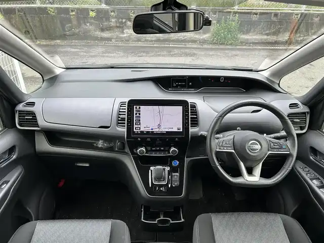 日産 セレナ e－パワー ハイウェイスター V 佐賀県 2020(令2)年 6.2万km ダークメタルグレー/ダイヤモンドブラック 7人乗り/プロパイロット/エマージェンシーブレーキ/インテリジェントクルーズコントロール/側方/後側方支援/前後ソナー/パーキングアシスト/純正10インチナビ/・アラウンドビューモニター/・フルセグTV/BT/CD/DVD/フリップダウンモニター/純正ドラレコ(DJ4－D)/両側パワースライドドア/LEDヘッドライト/オートライト/ETC/純正16インチAW/プッシュスタート/電動格納ミラー/ドアバイザー/ISOFIX/エアバックW/サイド/カーテン/スペアキー×１