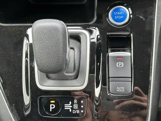 日産 セレナ e－パワー ハイウェイスター V 佐賀県 2020(令2)年 6.2万km ダークメタルグレー/ダイヤモンドブラック 7人乗り/プロパイロット/エマージェンシーブレーキ/インテリジェントクルーズコントロール/側方/後側方支援/前後ソナー/パーキングアシスト/純正10インチナビ/・アラウンドビューモニター/・フルセグTV/BT/CD/DVD/フリップダウンモニター/純正ドラレコ(DJ4－D)/両側パワースライドドア/LEDヘッドライト/オートライト/ETC/純正16インチAW/プッシュスタート/電動格納ミラー/ドアバイザー/ISOFIX/エアバックW/サイド/カーテン/スペアキー×１