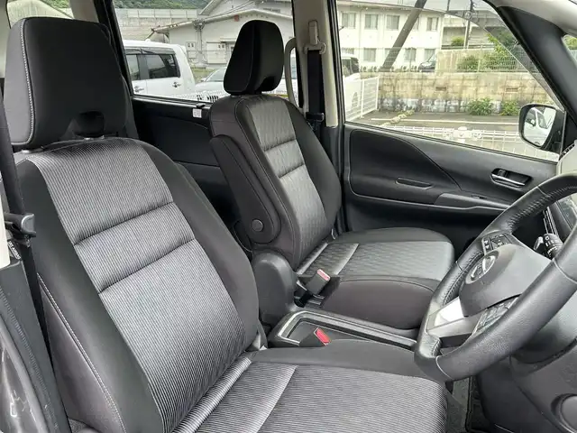 日産 セレナ e－パワー ハイウェイスター V 佐賀県 2020(令2)年 6.2万km ダークメタルグレー/ダイヤモンドブラック 7人乗り/プロパイロット/エマージェンシーブレーキ/インテリジェントクルーズコントロール/側方/後側方支援/前後ソナー/パーキングアシスト/純正10インチナビ/・アラウンドビューモニター/・フルセグTV/BT/CD/DVD/フリップダウンモニター/純正ドラレコ(DJ4－D)/両側パワースライドドア/LEDヘッドライト/オートライト/ETC/純正16インチAW/プッシュスタート/電動格納ミラー/ドアバイザー/ISOFIX/エアバックW/サイド/カーテン/スペアキー×１