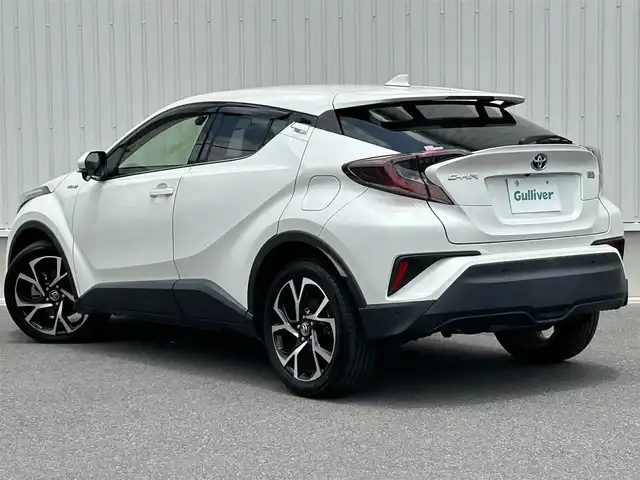 トヨタ Ｃ－ＨＲ G 群馬県 2017(平29)年 3.6万km ホワイトパールクリスタルシャイン 純正SDナビ/（CD/DVD/SD/Bluetooth/FM/AM/フルセグTV）/クルーズコントロール/純正前方ドラレコ（DRT-H66A）/バックカメラ/前席シートヒーター・エアシート/衝突被害軽減ブレーキ/レーンキープアシスト/ブラインドスポットモニター/LEDヘッドライト/オートライト/電子パーキング/オートブレーキホールド/プッシュスタート/純正18インチアルミホイール/純正フロアマット/純正ETC/自動防眩ミラー/保証書/取扱説明書/スペアキー