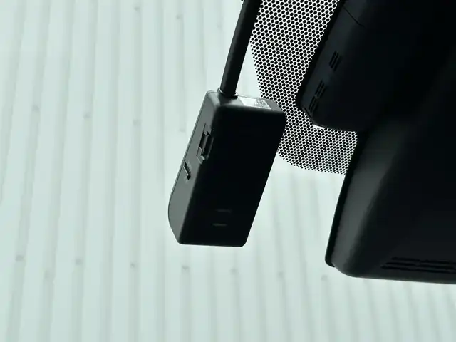 トヨタ Ｃ－ＨＲ G 群馬県 2017(平29)年 3.6万km ホワイトパールクリスタルシャイン 純正SDナビ/（CD/DVD/SD/Bluetooth/FM/AM/フルセグTV）/クルーズコントロール/純正前方ドラレコ（DRT-H66A）/バックカメラ/前席シートヒーター・エアシート/衝突被害軽減ブレーキ/レーンキープアシスト/ブラインドスポットモニター/LEDヘッドライト/オートライト/電子パーキング/オートブレーキホールド/プッシュスタート/純正18インチアルミホイール/純正フロアマット/純正ETC/自動防眩ミラー/保証書/取扱説明書/スペアキー