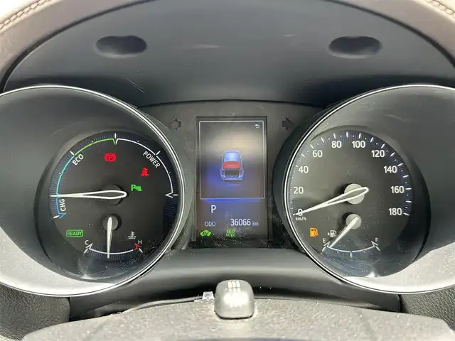 トヨタ Ｃ－ＨＲ G 群馬県 2017(平29)年 3.6万km ホワイトパールクリスタルシャイン 純正SDナビ/（CD/DVD/SD/Bluetooth/FM/AM/フルセグTV）/クルーズコントロール/純正前方ドラレコ（DRT-H66A）/バックカメラ/前席シートヒーター・エアシート/衝突被害軽減ブレーキ/レーンキープアシスト/ブラインドスポットモニター/LEDヘッドライト/オートライト/電子パーキング/オートブレーキホールド/プッシュスタート/純正18インチアルミホイール/純正フロアマット/純正ETC/自動防眩ミラー/保証書/取扱説明書/スペアキー
