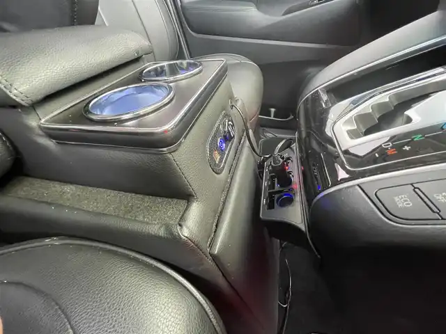 トヨタ アルファード S 長崎県 2021(令3)年 3.5万km ホワイトパールクリスタルシャイン 登録時34641km/純正ディスプレイオーディオ/Bluetooth/USB/AM.FM/バックカメラ/ビルトインETC/レーダークルーズコントロール/サンルーフ/両側パワースライドドア/電子パーキング/オットマン/フリップダウン/モデリスタエアロ/前後ドライブレコーダー/前後クリアランスソーナー/社外テールランプ/社外アルミホイール