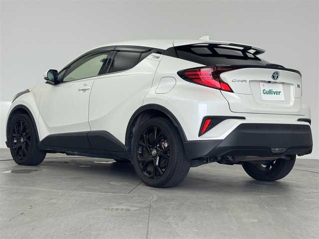 トヨタ Ｃ－ＨＲ G モード ネロ セーフティプラス 愛知県 2021(令3)年 5.5万km ホワイトパールクリスタルシャイン 純正コネクテッドナビ付ディスプレイオーディオ/パノラミックビューモニター/ドライブレコーダー連動デジタルインナーミラー/ビルトインETC2.0/ハーフレザーシート/シートヒーター（前席）/純正フロアマット/純正18インチアルミホイール/ブラインドスポットモニター/トヨタセーフティセンス/　　・プリクラッシュセーフティ/　　・レーダークルーズコントロール/　　・レーントレーシングアシスト/　　・レーンディバーチャーアラート/　　・ロードサインアシスト/　　・オートマチックハイビーム/インテリジェントクリアランスソナー/リヤクロストラフィックオートブレーキ/LEDヘッドライト/メーカーオプションボディカラー（ホワイトパールクリスタルシャイン）/スマートキー