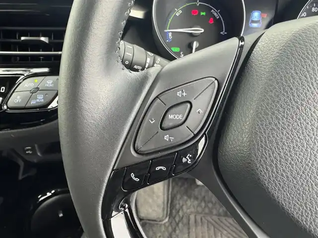 トヨタ Ｃ－ＨＲ G モード ネロ セーフティプラス 愛知県 2021(令3)年 5.5万km ホワイトパールクリスタルシャイン 純正コネクテッドナビ付ディスプレイオーディオ/パノラミックビューモニター/ドライブレコーダー連動デジタルインナーミラー/ビルトインETC2.0/ハーフレザーシート/シートヒーター（前席）/純正フロアマット/純正18インチアルミホイール/ブラインドスポットモニター/トヨタセーフティセンス/　　・プリクラッシュセーフティ/　　・レーダークルーズコントロール/　　・レーントレーシングアシスト/　　・レーンディバーチャーアラート/　　・ロードサインアシスト/　　・オートマチックハイビーム/インテリジェントクリアランスソナー/リヤクロストラフィックオートブレーキ/LEDヘッドライト/メーカーオプションボディカラー（ホワイトパールクリスタルシャイン）/スマートキー