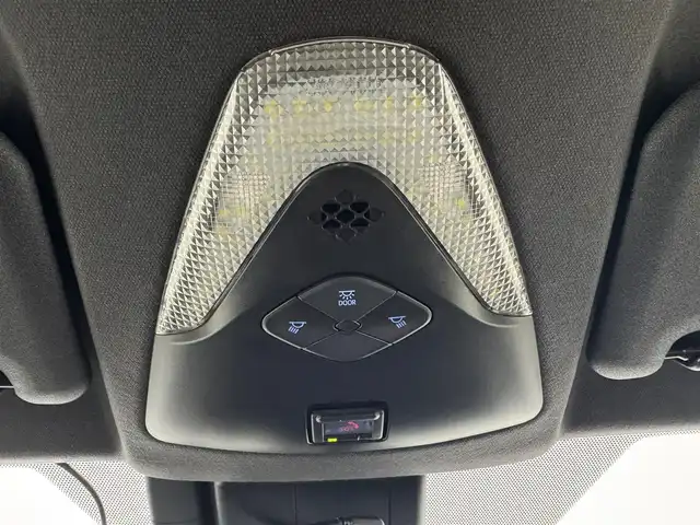 トヨタ Ｃ－ＨＲ G モード ネロ セーフティプラス 愛知県 2021(令3)年 5.5万km ホワイトパールクリスタルシャイン 純正コネクテッドナビ付ディスプレイオーディオ/パノラミックビューモニター/ドライブレコーダー連動デジタルインナーミラー/ビルトインETC2.0/ハーフレザーシート/シートヒーター（前席）/純正フロアマット/純正18インチアルミホイール/ブラインドスポットモニター/トヨタセーフティセンス/　　・プリクラッシュセーフティ/　　・レーダークルーズコントロール/　　・レーントレーシングアシスト/　　・レーンディバーチャーアラート/　　・ロードサインアシスト/　　・オートマチックハイビーム/インテリジェントクリアランスソナー/リヤクロストラフィックオートブレーキ/LEDヘッドライト/メーカーオプションボディカラー（ホワイトパールクリスタルシャイン）/スマートキー