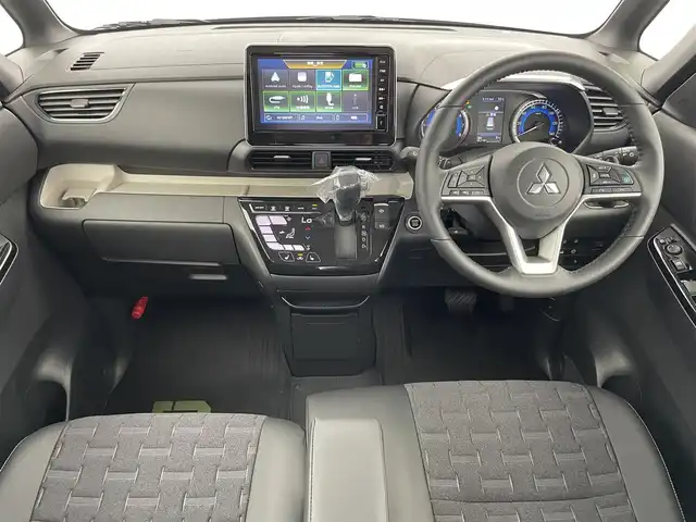 三菱 デリカミニ T プレミアム 富山県 2025(令7)年 0.1千km 緑Ⅱ 登録済未使用車/4WD/純正9型DA（AM/FM/CD/DVD/USB/BT）/バックカメラ/デジタルインナーミラー/両側パワースライドドア/衝突被害軽減ブレーキ/アダプティブクルーズコントロール/レーンキープアシスト/オートマチックハイビーム/LEDヘッドライト/クリアランスソナー/ハーフレザーシート/前席シートヒーター/純正15インチAW/スマートキー×２/プッシュスタート/純正フロアマット/取扱説明書/保証書