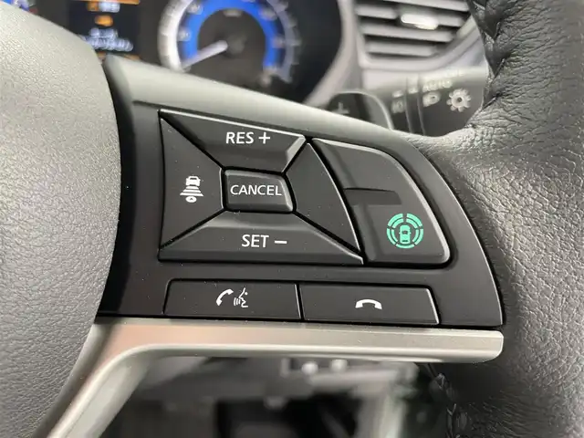 三菱 デリカミニ T プレミアム 富山県 2025(令7)年 0.1千km 緑Ⅱ 登録済未使用車/4WD/純正9型DA（AM/FM/CD/DVD/USB/BT）/バックカメラ/デジタルインナーミラー/両側パワースライドドア/衝突被害軽減ブレーキ/アダプティブクルーズコントロール/レーンキープアシスト/オートマチックハイビーム/LEDヘッドライト/クリアランスソナー/ハーフレザーシート/前席シートヒーター/純正15インチAW/スマートキー×２/プッシュスタート/純正フロアマット/取扱説明書/保証書