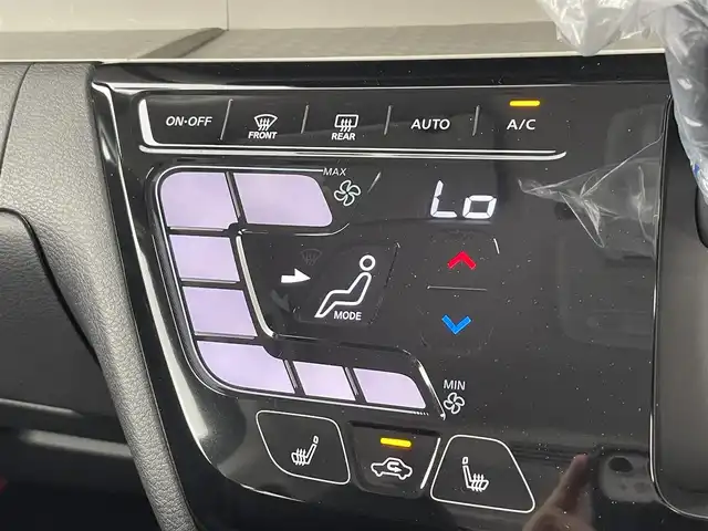 三菱 デリカミニ T プレミアム 富山県 2025(令7)年 0.1千km 緑Ⅱ 登録済未使用車/4WD/純正9型DA（AM/FM/CD/DVD/USB/BT）/バックカメラ/デジタルインナーミラー/両側パワースライドドア/衝突被害軽減ブレーキ/アダプティブクルーズコントロール/レーンキープアシスト/オートマチックハイビーム/LEDヘッドライト/クリアランスソナー/ハーフレザーシート/前席シートヒーター/純正15インチAW/スマートキー×２/プッシュスタート/純正フロアマット/取扱説明書/保証書