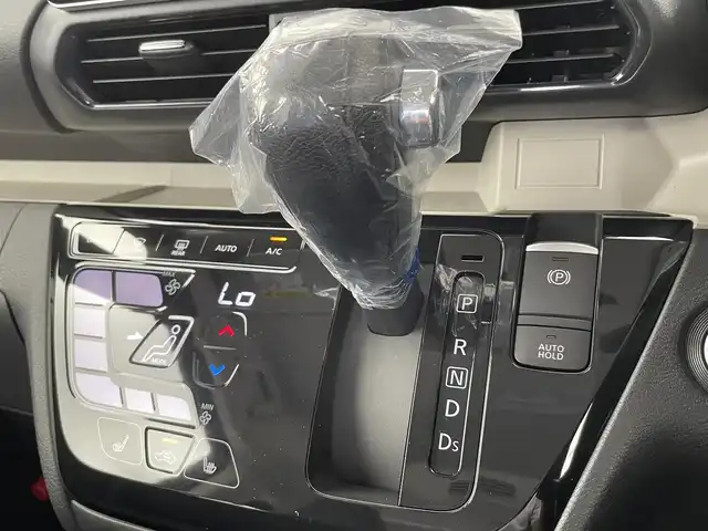 三菱 デリカミニ T プレミアム 富山県 2025(令7)年 0.1千km 緑Ⅱ 登録済未使用車/4WD/純正9型DA（AM/FM/CD/DVD/USB/BT）/バックカメラ/デジタルインナーミラー/両側パワースライドドア/衝突被害軽減ブレーキ/アダプティブクルーズコントロール/レーンキープアシスト/オートマチックハイビーム/LEDヘッドライト/クリアランスソナー/ハーフレザーシート/前席シートヒーター/純正15インチAW/スマートキー×２/プッシュスタート/純正フロアマット/取扱説明書/保証書
