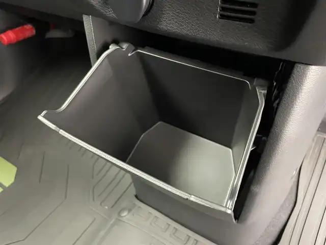 三菱 デリカミニ T プレミアム 富山県 2025(令7)年 0.1千km 緑Ⅱ 登録済未使用車/4WD/純正9型DA（AM/FM/CD/DVD/USB/BT）/バックカメラ/デジタルインナーミラー/両側パワースライドドア/衝突被害軽減ブレーキ/アダプティブクルーズコントロール/レーンキープアシスト/オートマチックハイビーム/LEDヘッドライト/クリアランスソナー/ハーフレザーシート/前席シートヒーター/純正15インチAW/スマートキー×２/プッシュスタート/純正フロアマット/取扱説明書/保証書