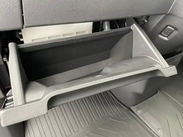 三菱 デリカミニ T プレミアム 富山県 2025(令7)年 0.1千km 緑Ⅱ 登録済未使用車/4WD/純正9型DA（AM/FM/CD/DVD/USB/BT）/バックカメラ/デジタルインナーミラー/両側パワースライドドア/衝突被害軽減ブレーキ/アダプティブクルーズコントロール/レーンキープアシスト/オートマチックハイビーム/LEDヘッドライト/クリアランスソナー/ハーフレザーシート/前席シートヒーター/純正15インチAW/スマートキー×２/プッシュスタート/純正フロアマット/取扱説明書/保証書