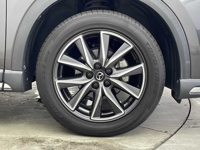 マツダ ＣＸ－５ 25S Lパッケージ 兵庫県 2017(平29)年 7.2万km マシーングレープレミアムM ・純正ナビ&TV&CD&DVD&BT&USB&AUX/・BOSEサウンドシステム/・バック＆サイドカメラ/・社外フリップダウンモニター/・衝突軽減ブレーキ/・レーンキープアシスト/・クリアナンスソナー/・レーダークルーズコントロール/・レザーシート/・前席パワーシート/・全席シートヒーター/・ステアリングヒーター/・ETC/・前後ドライブレコーダー/・パワーバックドア/・LEDライト/・純正19インチアルミホイール/・純正フロアマット/・革巻きステアリング/・電動パーキングブレーキ/・ブレーキホールド/・アイドリングストップ/・スマートキー/・プッシュスタート/・カーテンエアバック/・W＋サイドエアバック