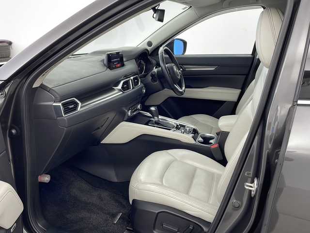 マツダ ＣＸ－５ 25S Lパッケージ 兵庫県 2017(平29)年 7.2万km マシーングレープレミアムM ・純正ナビ&TV&CD&DVD&BT&USB&AUX/・BOSEサウンドシステム/・バック＆サイドカメラ/・社外フリップダウンモニター/・衝突軽減ブレーキ/・レーンキープアシスト/・クリアナンスソナー/・レーダークルーズコントロール/・レザーシート/・前席パワーシート/・全席シートヒーター/・ステアリングヒーター/・ETC/・前後ドライブレコーダー/・パワーバックドア/・LEDライト/・純正19インチアルミホイール/・純正フロアマット/・革巻きステアリング/・電動パーキングブレーキ/・ブレーキホールド/・アイドリングストップ/・スマートキー/・プッシュスタート/・カーテンエアバック/・W＋サイドエアバック