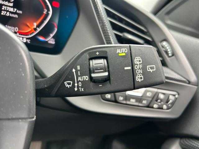 ＢＭＷ ＢＭＷ １１８ｄ プレイ 埼玉県 2021(令3)年 2.2万km 白 ワンオーナー　/Ｂｌｕｅｔｏｏｔｈ接続　/バックカメラ　/ＬＥＤヘッドライト　/アダプティブクルーズコントロール　/前後ドライブレコーダー　/スマートキー
