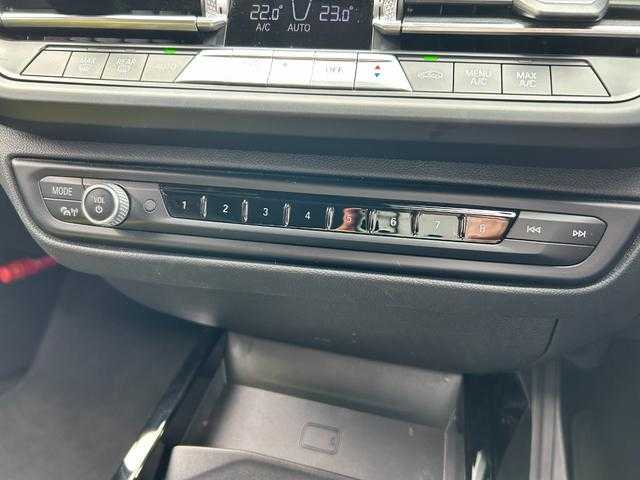 ＢＭＷ ＢＭＷ １１８ｄ プレイ 埼玉県 2021(令3)年 2.2万km 白 ワンオーナー　/Ｂｌｕｅｔｏｏｔｈ接続　/バックカメラ　/ＬＥＤヘッドライト　/アダプティブクルーズコントロール　/前後ドライブレコーダー　/スマートキー