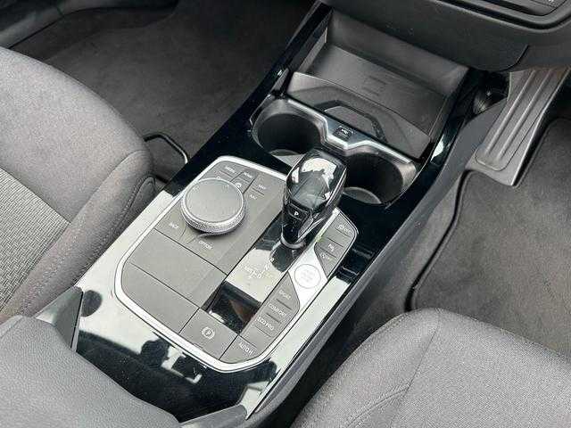 ＢＭＷ ＢＭＷ １１８ｄ プレイ 埼玉県 2021(令3)年 2.2万km 白 ワンオーナー　/Ｂｌｕｅｔｏｏｔｈ接続　/バックカメラ　/ＬＥＤヘッドライト　/アダプティブクルーズコントロール　/前後ドライブレコーダー　/スマートキー