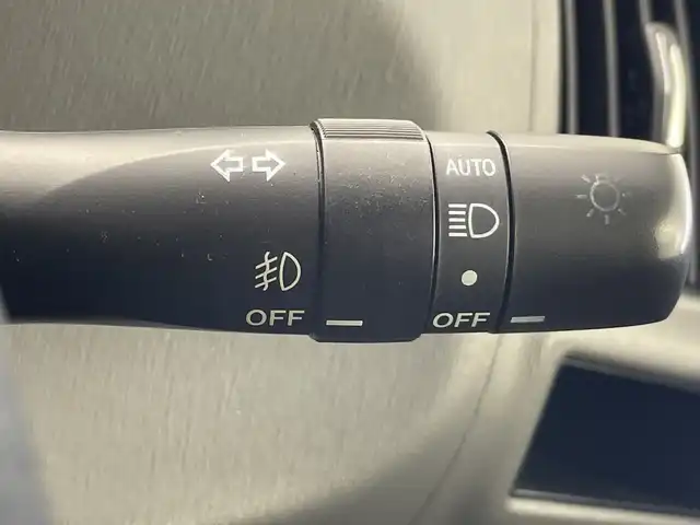 トヨタ プリウス α S ツーリングセレクション 愛知県 2013(平25)年 3.8万km ホワイトパールクリスタルシャイン ALPINE8型ナビ/・Bluetooth/・CD/DVD/・フルセグテレビ/バックカメラ/スマートキー/エンジンプッシュスタートボタン/純正フロアマット/ＥＴＣ/オートライト/キセノンヘッドライト/Ｗ/サイドエアバッグ